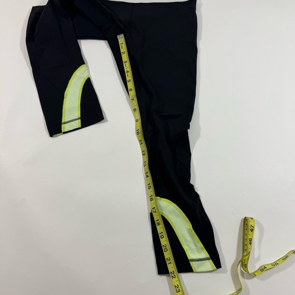 Lululemon Run Inspire Crop II Size 4 Black Tonka Stripe Clear Mint - Picture 6 of 6